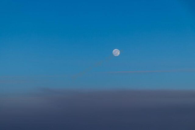 Vollmond über den Wolken
